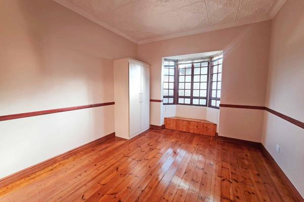 ROOM for rent in beautifully renovated home! Ideal for a single professional. 

On the border of Sunnyside and Mucklenuk; Near ...