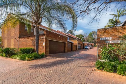 3 Bedroom Townhouse for sale in Eldoraigne