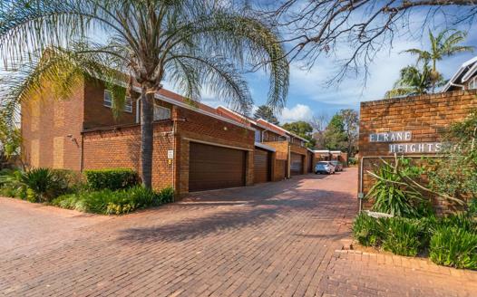 3 Bedroom Townhouse for sale in Eldoraigne