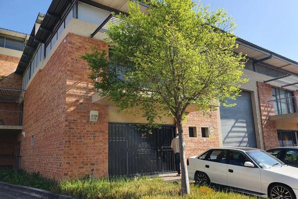 Located in a secure mini park, off Main Kyalami Rd, R55, Kyalami, this location offers ...