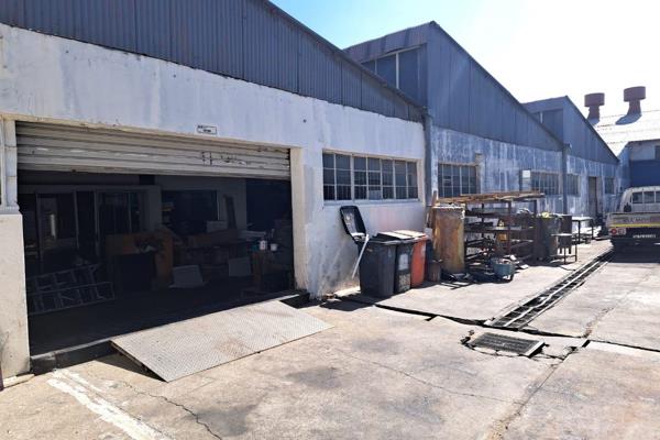 This industrial unit measures 488m&#178; available for occupation at R19 000 per month ...