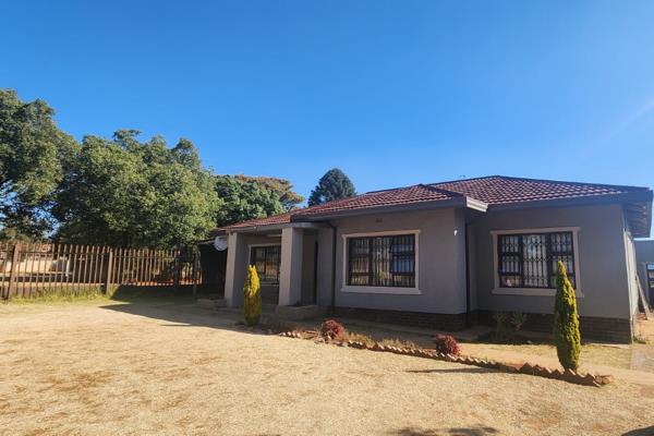 Situated within walking distance from Selcourt Towers Mall and a short drive to the N17 highway.

Step inside and find a very well ...