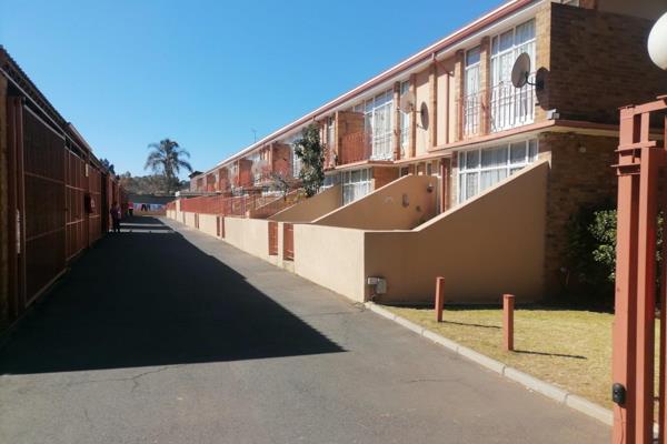 Duplex Townhouse for sale in Krugersdorp North with easy access to Key West  Shopping ...