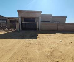 House for sale in Tsakane Ext 8