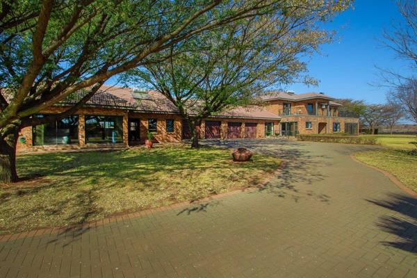 Sterkfontein Country Estate is an exclusive community with ample History.

Enjoy all the luxurious amenities in the surrounding area, ample hiking trails, cycling trails, boutique hotels, restaurants, Sterkfontein caves, Maropeng the Cradle of Human kind. Conveniently close ...