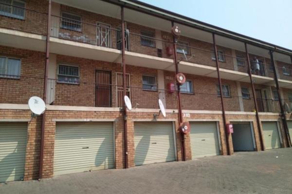 2 bedroom flat to rent in kempton park close to o.r tambo airport, schools and easy ...