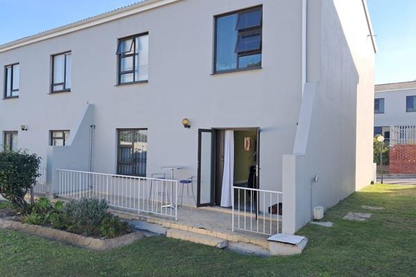 Discover this beautiful 146m&#178; 3-bedroom duplex townhouse sought after Avondale ...