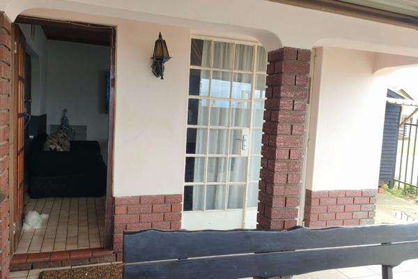 This is 3 bedrooms house, 2bathrooms , bics, f/kitchen, lounge, d/room, carport, fully secured