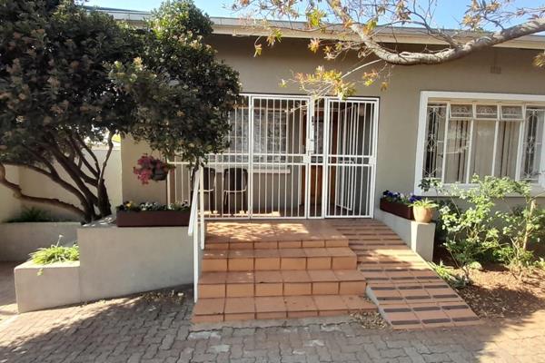 Discover these two beautiful 2-bedroom cottages in Florida North, Roodepoort, available ...