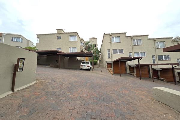 TWO BEDROOM UPSTAIRS TOWNHOUSE | INVESTMENT PROPERTY

Why to Buy?

- Two spacious ...