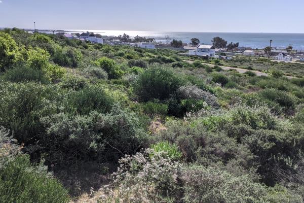 ST HELENA BAY - ST HELENA VIEWS Phase 1 - Entrance STEENBERG COVE

This excellent value ...