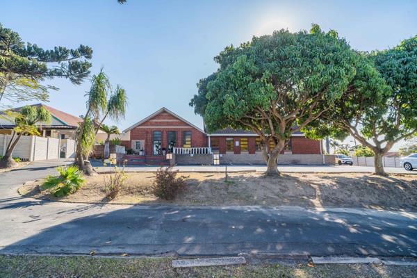 Chas Everitt International Durban South is proud to present to the avid buyer, an extraordinary opportunity to acquire a multi-faceted ...