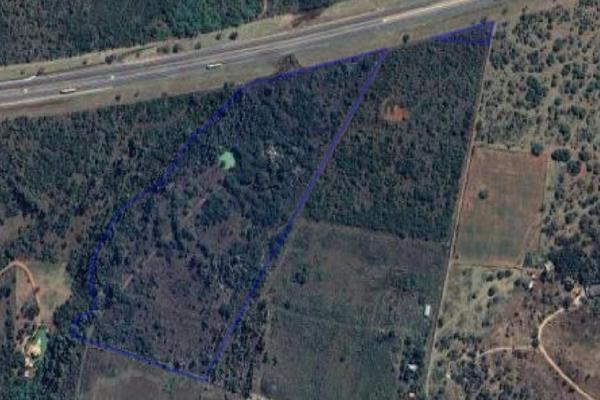 This is 14.6 hectares of land along the platinum highway. This land is strategically located giving you lots of opportunities.

The ...