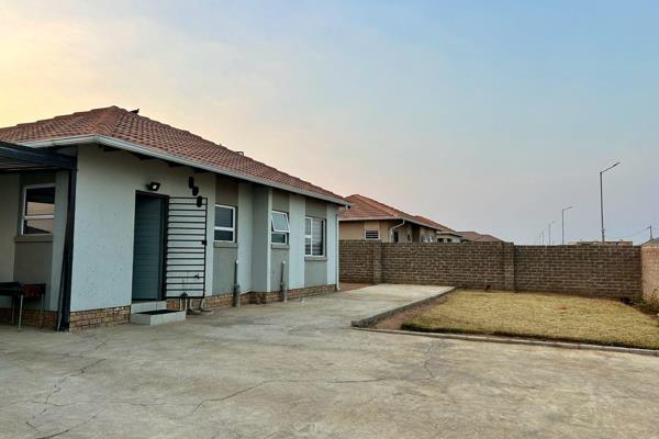 Discover this beautifully maintained 3-bedroom home located in the sought-after Azaadville Gardens, perfectly positioned near the ...