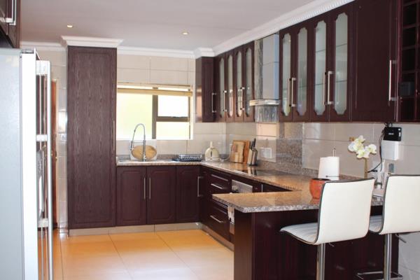 Stunning Modern Townhouse in Johannesburg South!

Experience luxury and comfort in ...