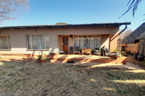 This three-bedroom home in Extension 5, Heidelberg has the potential for the perfect blend of comfort, functionality and entertainment. ...