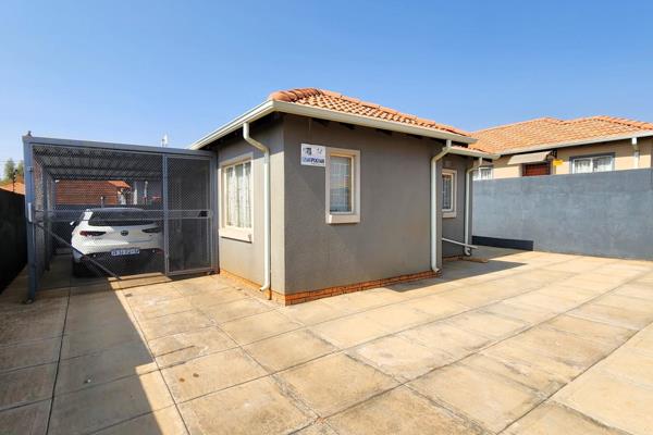 This charming property offers a perfect blend of comfort and convenience, located in the serene neighbourhood of Gem Valley, Mamelodi East, Pretoria. This delightful home features 2 cosy bedrooms and 1.5 well-appointed bathrooms ...