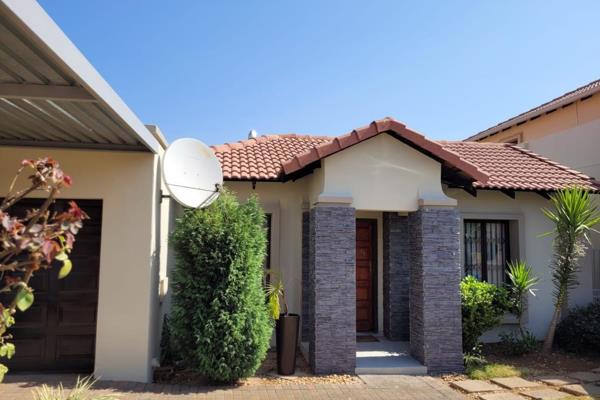 Nestled within the highly sought-after Bonne Vie Estate, this beautiful 3-bedroom ...