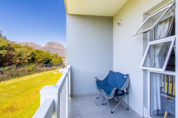 This 2 Bedroom, 1st floor unit in Bergendal Country Villas is the perfect stepping stone ...