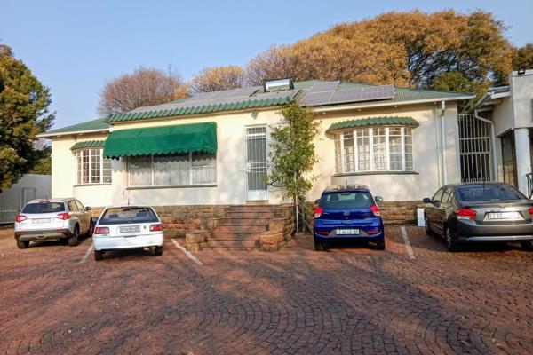 This property has a Solar Geyser plus Solar Electricity Back Up.
Entrance hall, Lounge with bay window , separate Dining room with ...