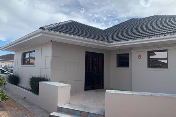 4 Bedroom 
Kitchen
Bathroom 
Fully tiled
Good security 
Available immediately 
2 ...