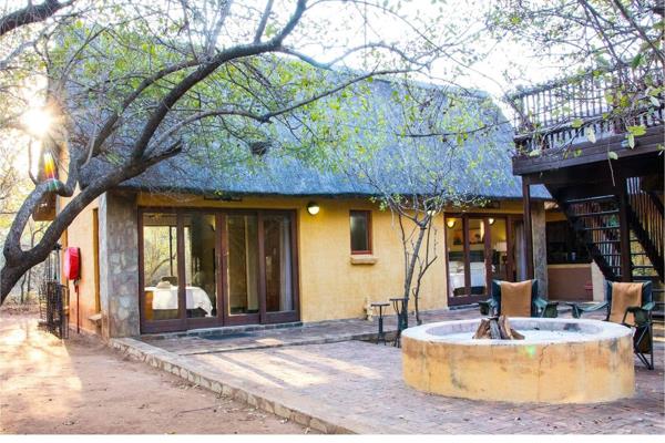 This beautiful and very well priced 10 sleeper Lodge is located in one of South Africa&#39;s top 10 Wildlife Estates. &#160;This Lodge ...