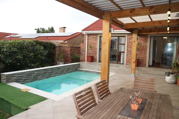 Beautiful Family Home with Garden and Pool in Mount Pleasant

Welcome to this stunning family home located on the top of Mount ...