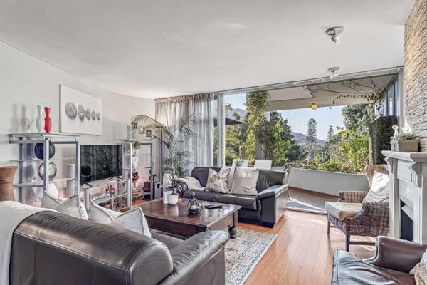 An incredibly unique, pet-friendly duplex in Claremont  Upper based in the brutalist architectural masterpiece known as “Damian”. Built ...