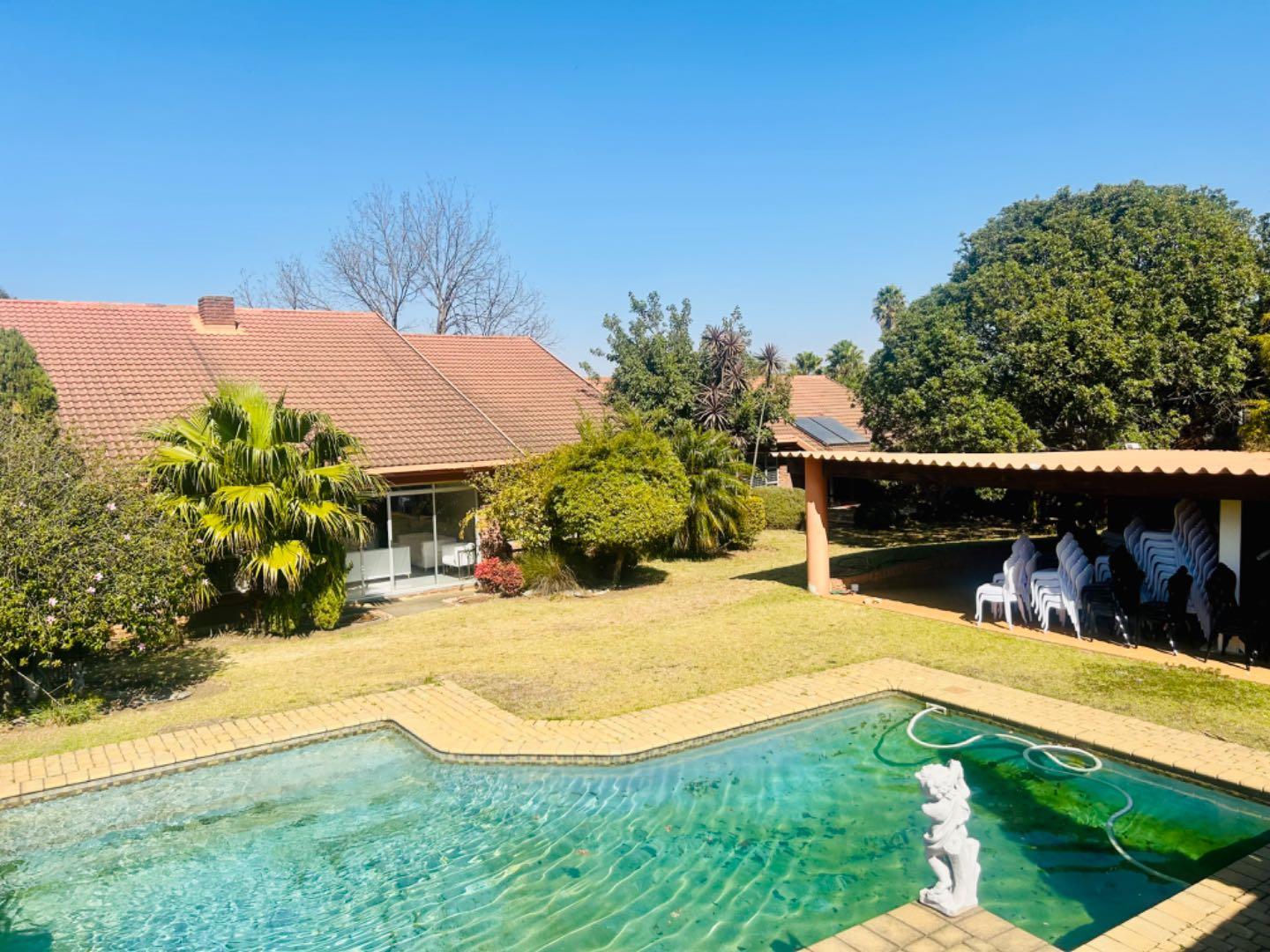 7 Bedroom House for sale in Vryheid - P24-114780626