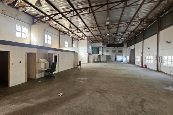 Prime warehouse and beautiful offices to let in Springfield Park – Just seconds from the N2

Discover a prime warehouse space in the ...