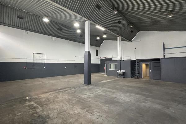 This neat 320m&#178; warehouse is available to rent in Peerless Park in ...