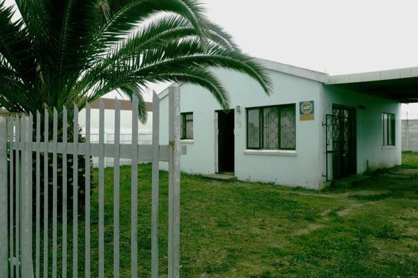 This 2-bedroom property is located in Montana, Matroosfontein, within proximity to the N2, Cape Town International Airport and the ...