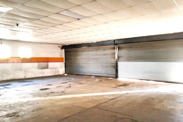 LOCATION LOCATION LOCATION

This commercial property situated on the main road in Geduld Ext is up for grabs
It offers a large open ...