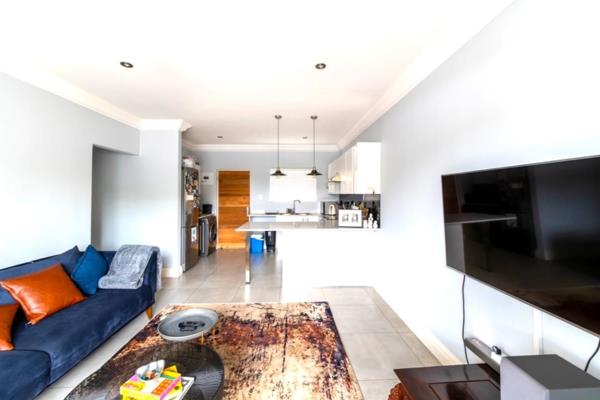 Asking R1.6, quality offers from R1.4M will be considered

A stunning 2 bedroom garden ...