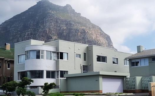 5 Bedroom Apartment / Flat for sale in Muizenberg