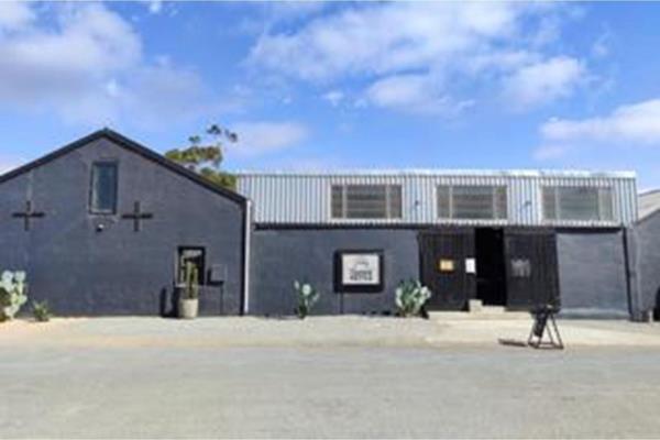 This property is a bussiness coffee shop with extra rooms and lots of space , The &#160;West Coast towns &#160;of Langebaan ...