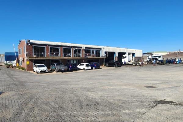 This prime industrial property offers a comprehensive logistics solution, featuring a 5,000m&#178; yard and a 300m&#178; workshop ...