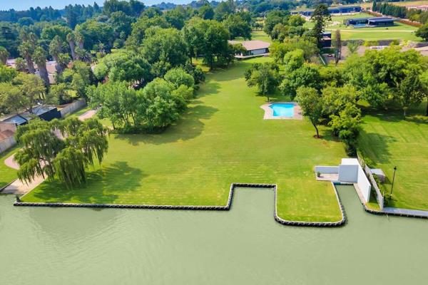 One of the Vaal River&#39;s sought-after property locations occupied by an elegant home of expansive proportions that will instantly ...