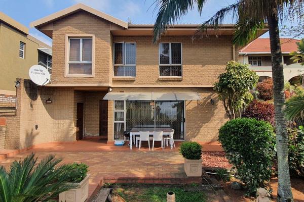 Prime location in musgrave 

this spacious  unit welkoms you home from a remote access controlled  double lockup  which takes you up ...