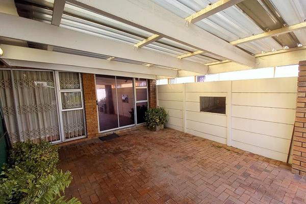 This spacious 1 bedroom separate entrance would suit a mature single or a couple of ...