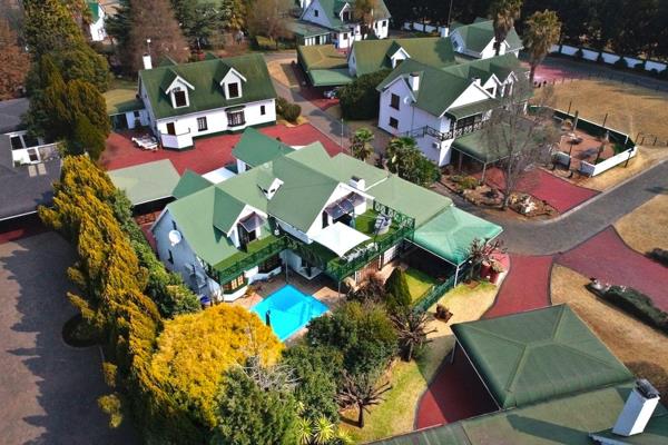 Discover your ideal home along the picturesque Vaal River. This secure and spacious 5-bedroom, 4-bathroom ( 3 en suite ) home is ...