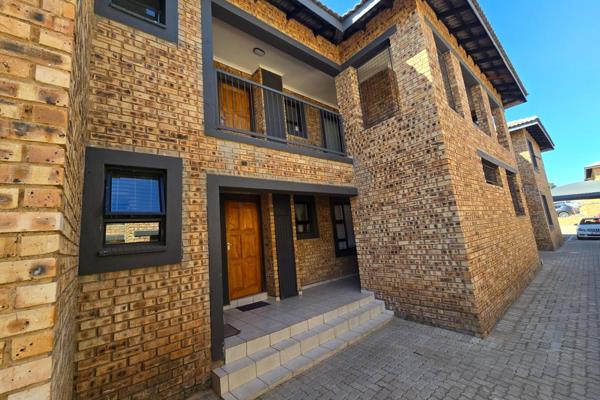 3 BEDROOM, 2 BATHROOM, GROUND FLOOR TOWNHOUSE

1 Bathroom en-suite

1 Covered parking

1 Open parking

Visitors parking

Pet ...