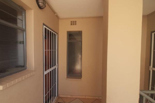 2 Bedroom Apartment in Jabulani Manor

Here is a beautiful apartment that offers 2 ...