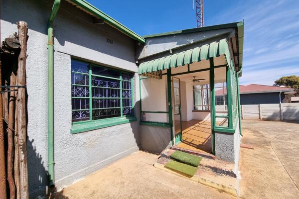 This &#39;Golden Oldie&#39; in Krugersdorp North is a true gem, freshly listed and competitively priced. This exceptional property ...