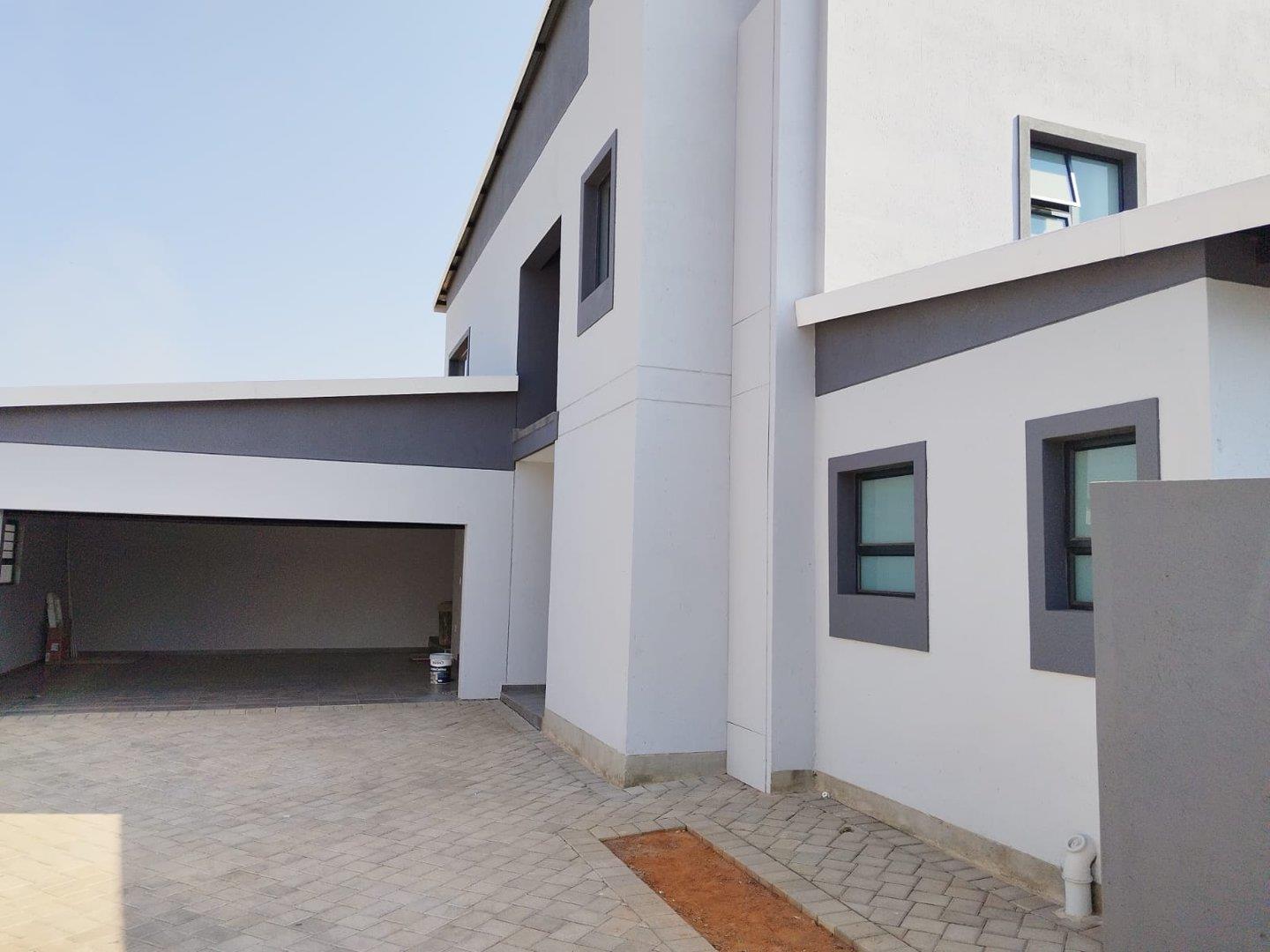 Zambezi Manor Lifestyle Estate Property Property and houses for sale