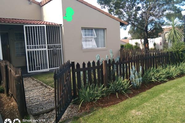 Welcome to Sunbird Village in Elspark, a secure townhouse ideally situated at the heart of Germiston and Boksburg. This charming ...