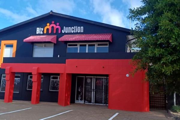 Please take note price is excluding of vat!!

This Prime Commercial Property is a landmark in Jeffreys Bay situated in the Hub of
 J ...