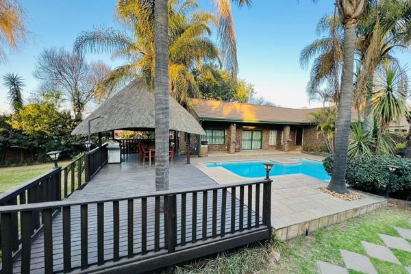 A large family house has just become available in Die Heuwel. It is conveniently located in the quiet neighborhood of Die Heuwel close ...