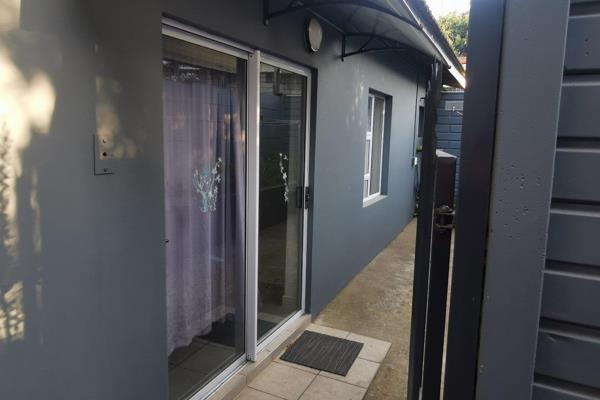 Modern 1 bedroom cottage for rent in Northern Park. Bedroom featuring built-in cupboards and ensuite bathroom. Semi furnished. The ...