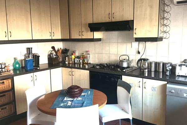 Area- Ellis Road, Flamboyant Park, Queensburgh

Available occupation 1st October 2024

Rental- R11 500p/m
Water and Electricity is ...